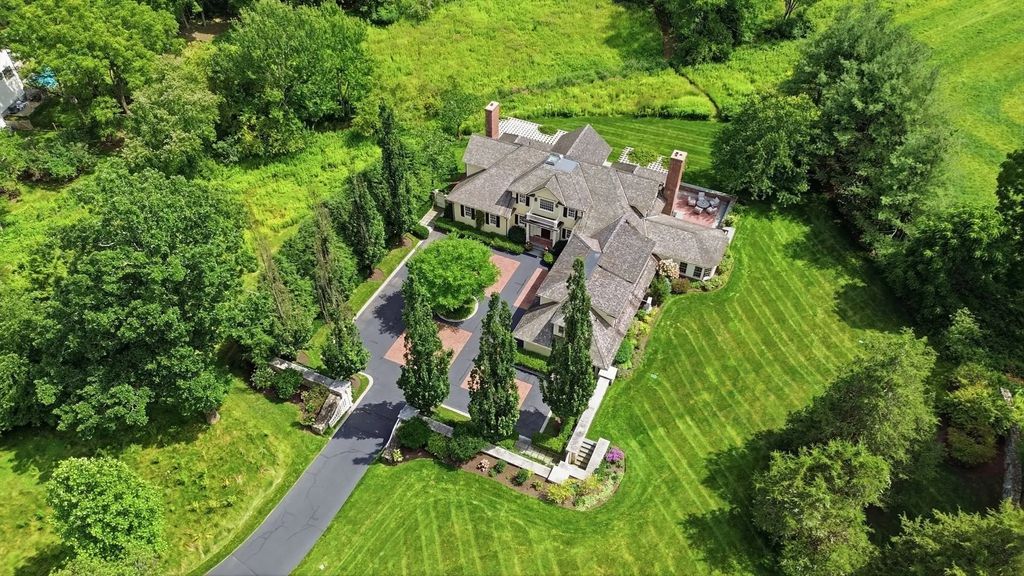 55 Estabrook Road, Concord