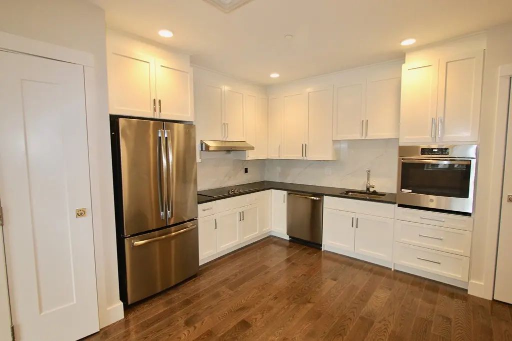 434 Mcgrath Highway #213, Somerville