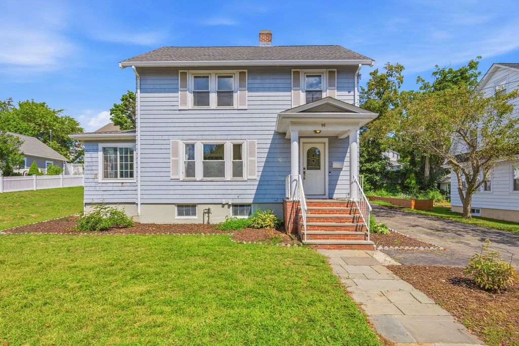 90 Standish Ave, Quincy