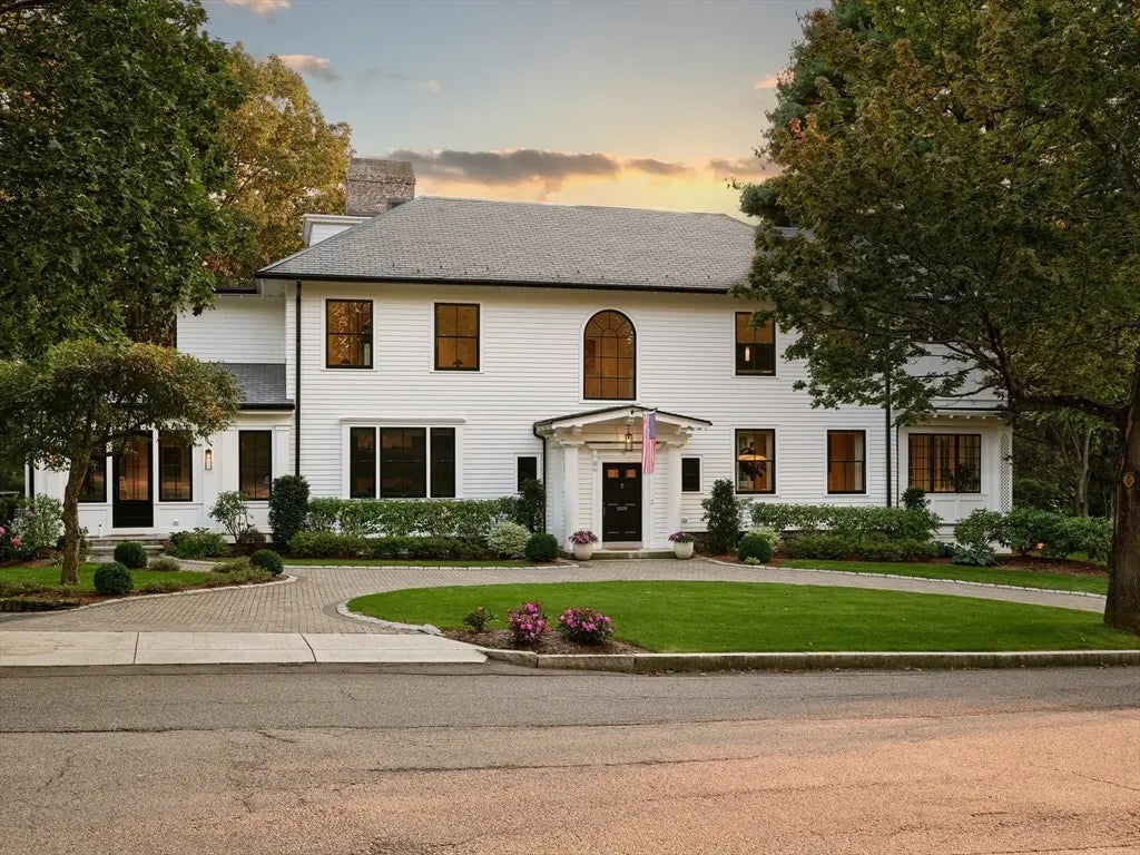 15 Farlow Rd, Newton