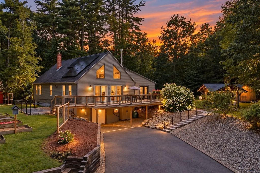 737 New West Townsend Rd, Lunenburg
