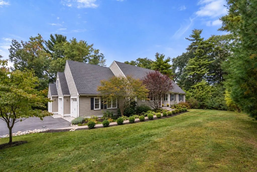 22r Pilgrim Way, Walpole