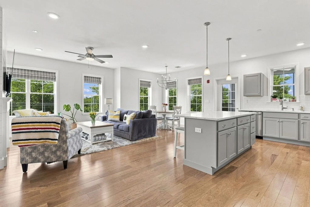 60 Coppersmith Way #401, Canton