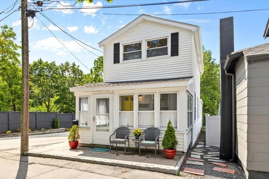 7 Peterson Road, Quincy