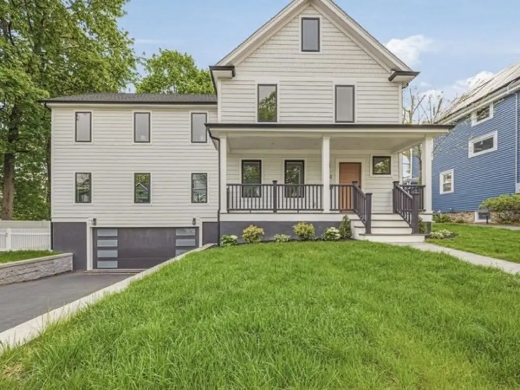 284 Webster St, Newton
