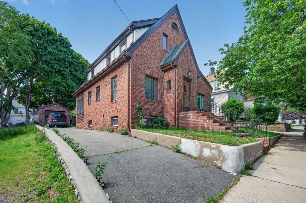 28 Thurlow Ave, Revere