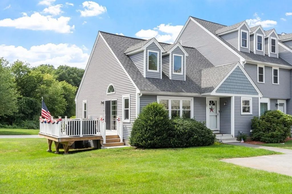 77 Merrimack Meadows Ln #77, Tewksbury