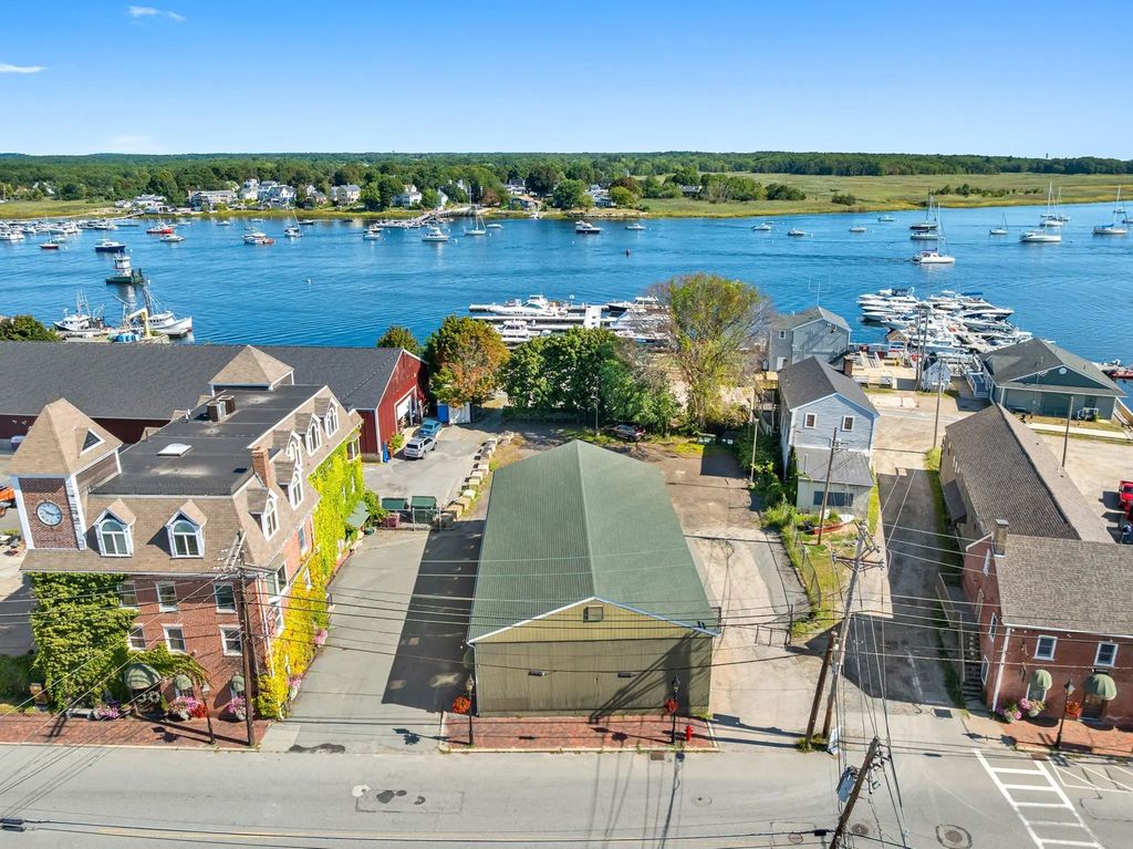 47 Water St, Newburyport