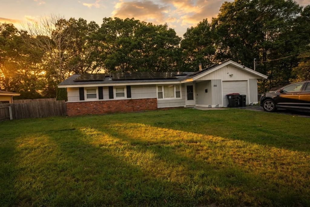 200 Lynn Rd, Brockton