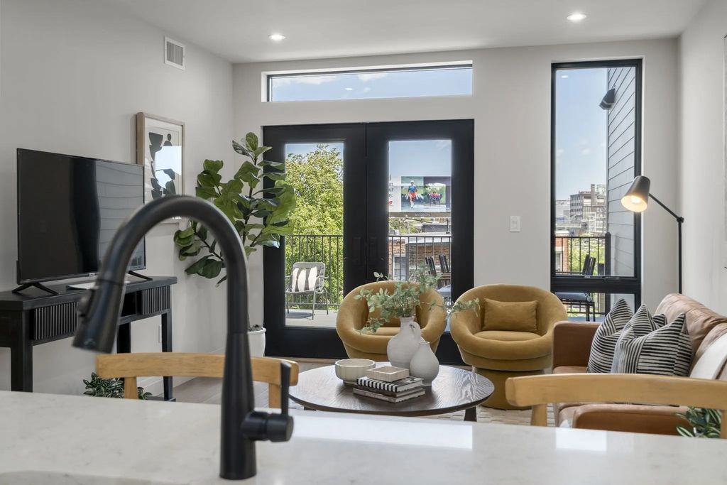 100 Lincoln Street #301, Boston
