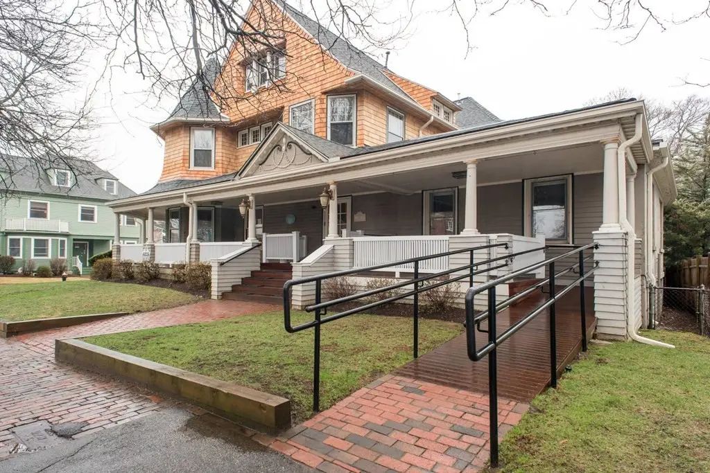 418 Massachusetts Ave, Arlington