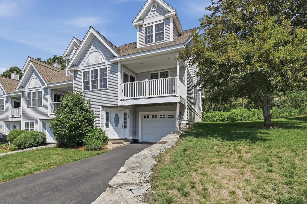 90 Carrington Ln #90, Uxbridge