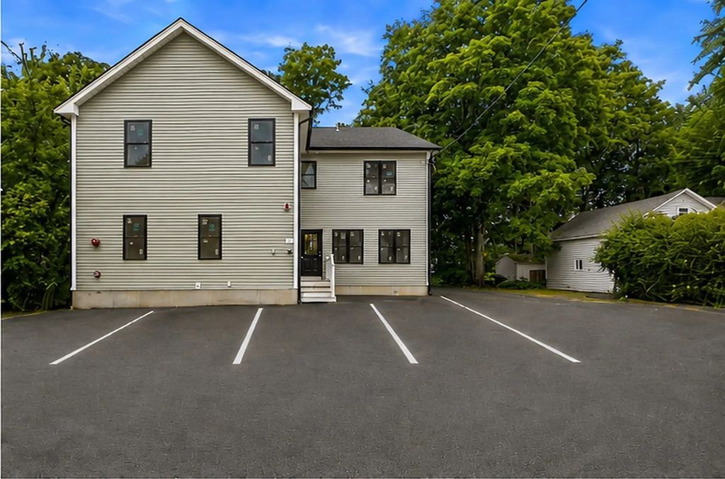 4 Mayhew St #a-side, Framingham
