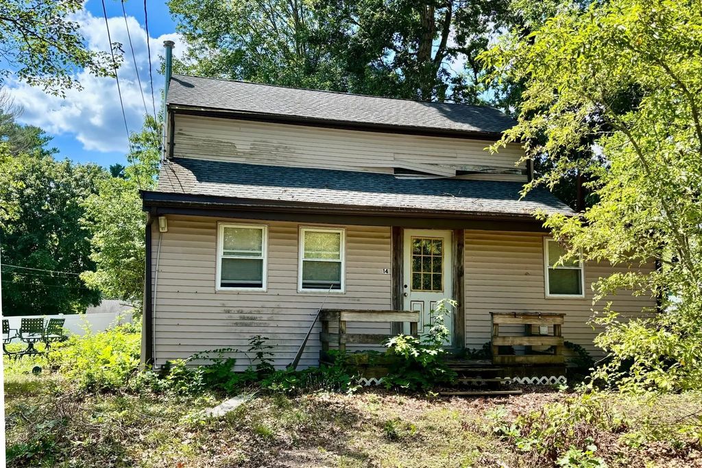 14 Doris Rd, Halifax