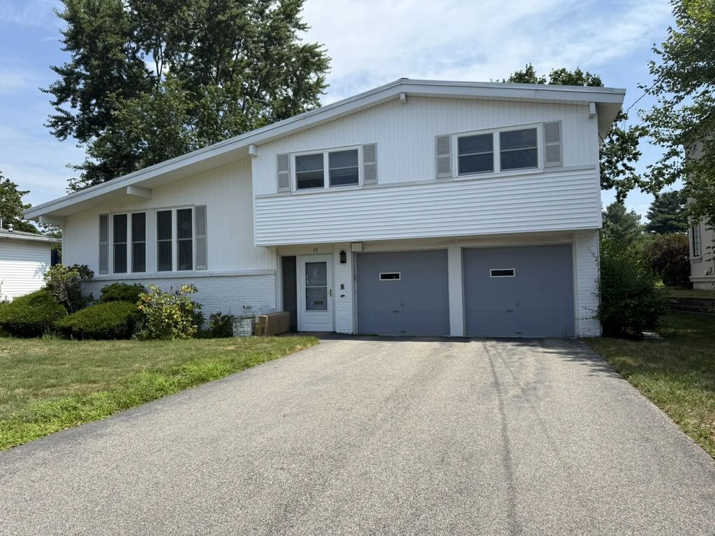 55 Esty Farm, Newton