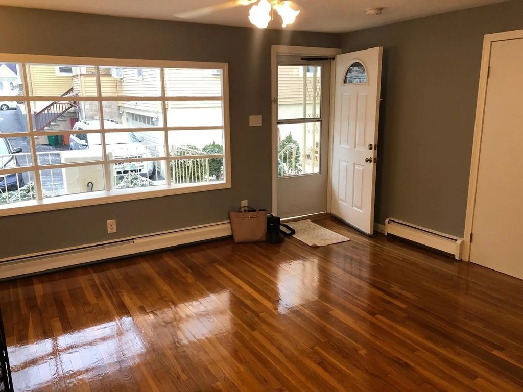 79r Boston, Somerville
