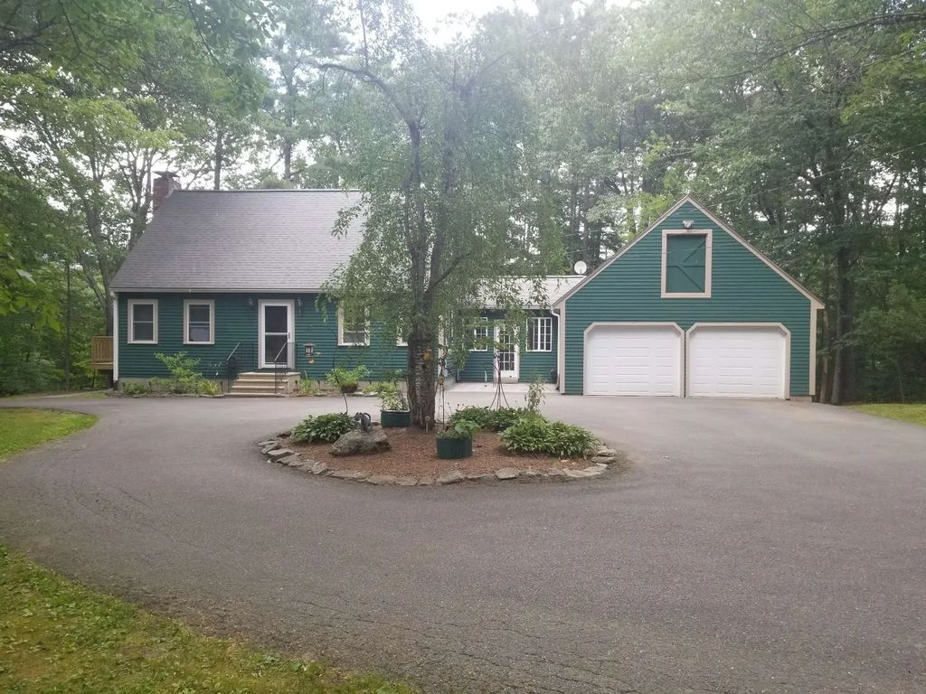 357 Page St, Lunenburg