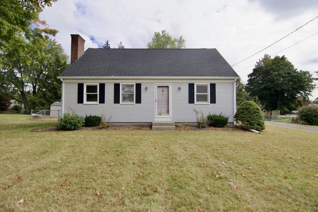 21 Carmel Ln, Agawam