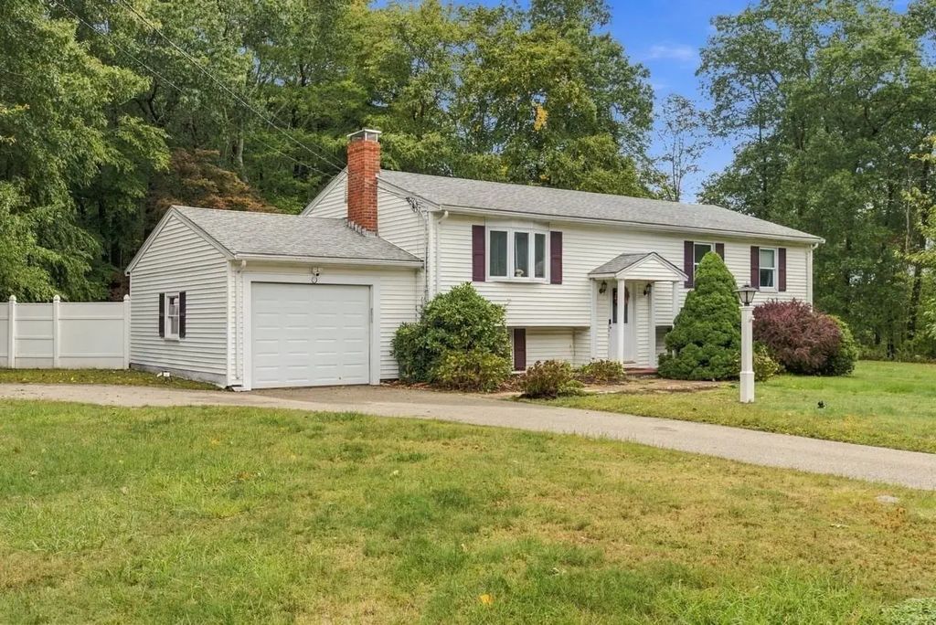 342 Woodland Drive, Hanover