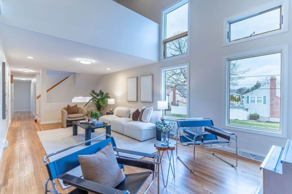 112 Cedar St N, Medford