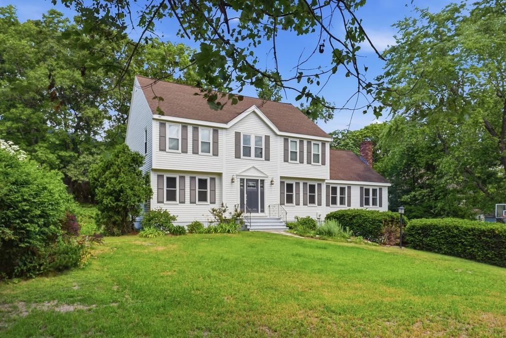 144 Hill St, Concord