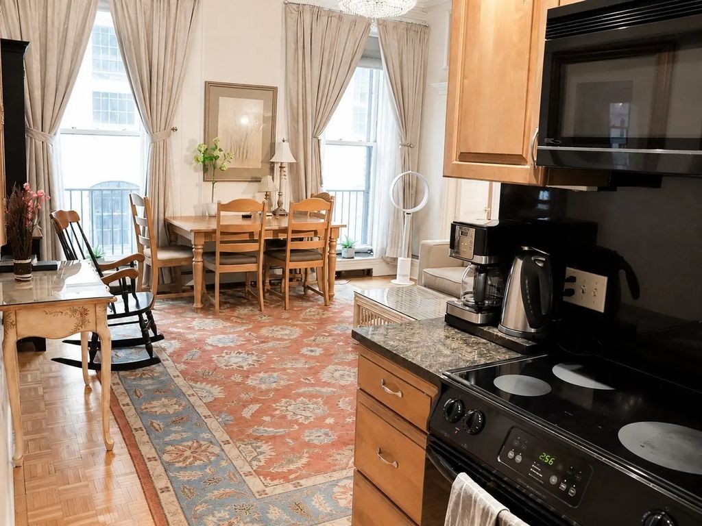 21 Beacon St #3r, Boston