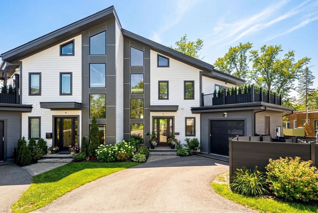 16-18 Josselyn Pl #18, Newton