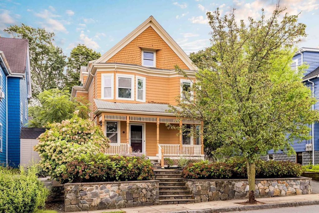 52 Hillsdale Road, Medford