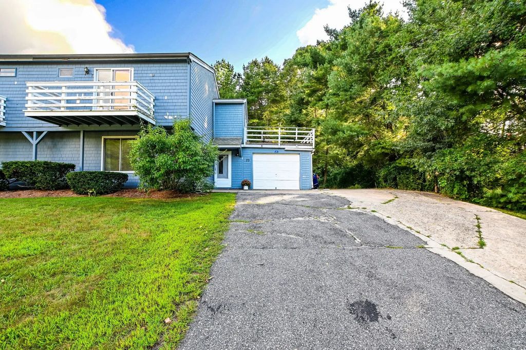 29 Surrey Ln #29, Bourne