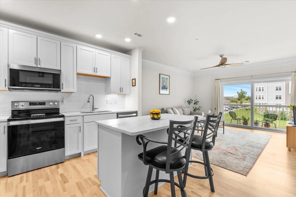 3202 Peters Farm Way #202, Westborough