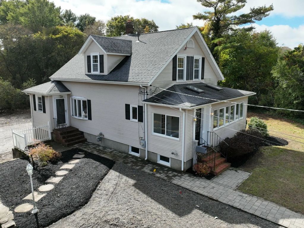 110 Main St, Kingston