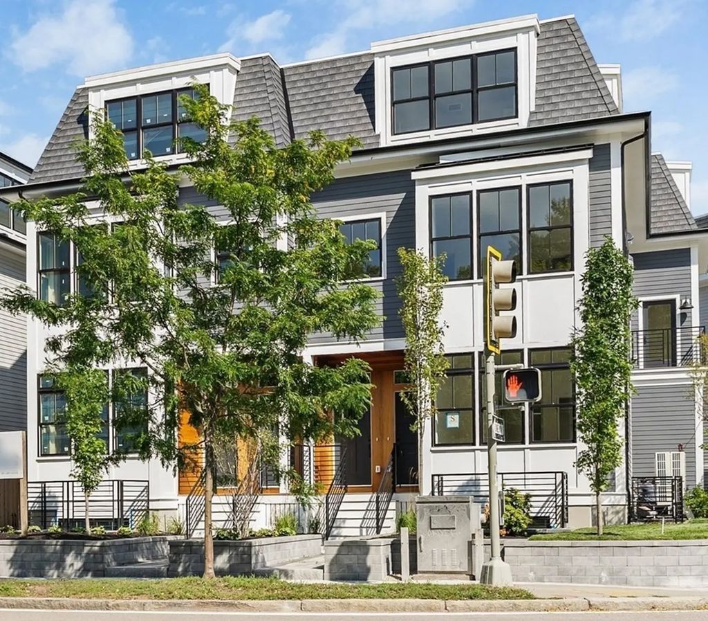 325a Alewife Brook Pkwy #a, Somerville