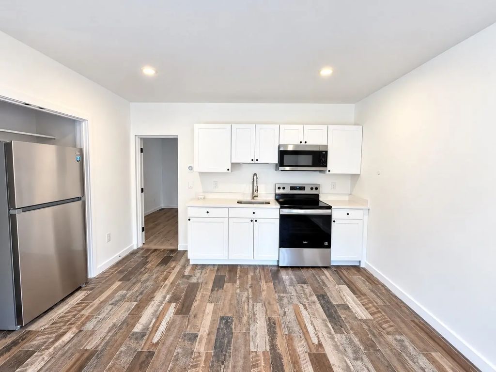 289 Central #1, Lowell