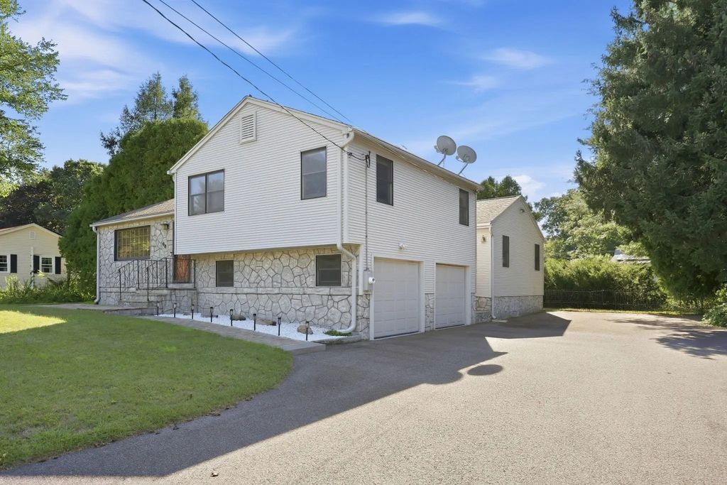 98 Meadowlark Dr, Longmeadow