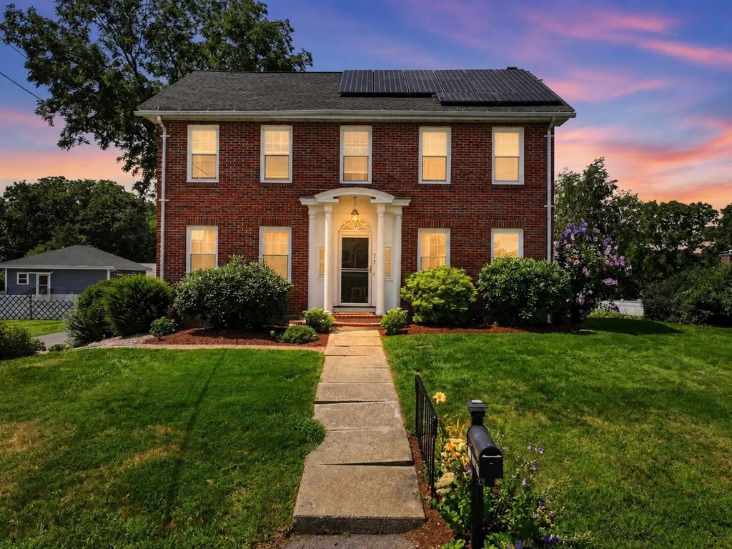 117 Cook Ln, Marlborough