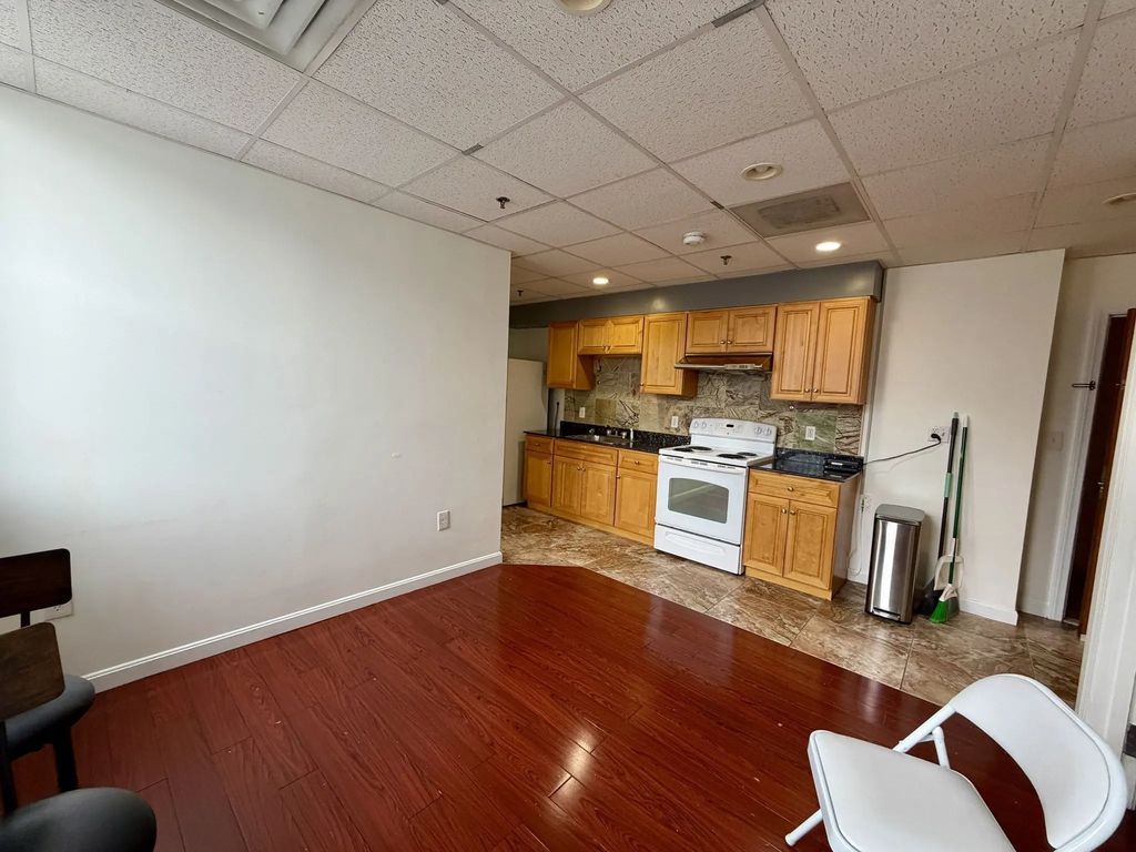 72 Kneeland #601, Boston