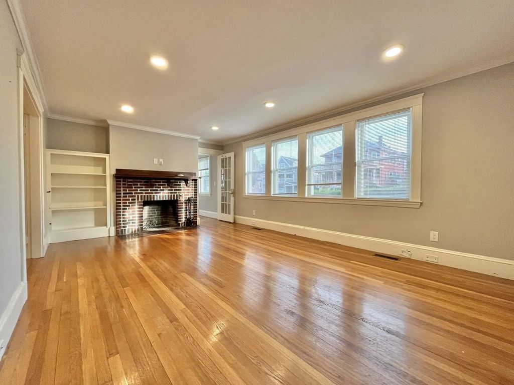 651 Washington #1, Boston