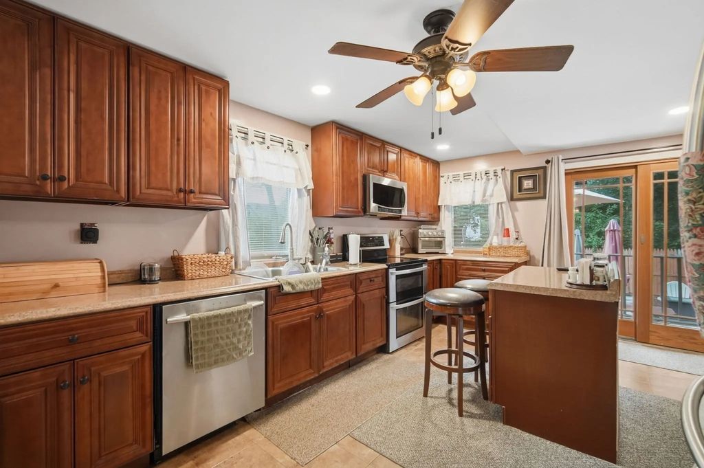 28 Dalton Pl, Springfield