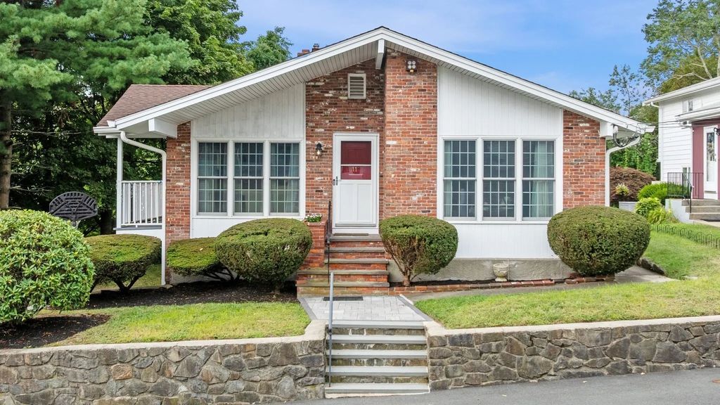 11 Mooney Rd, Salem