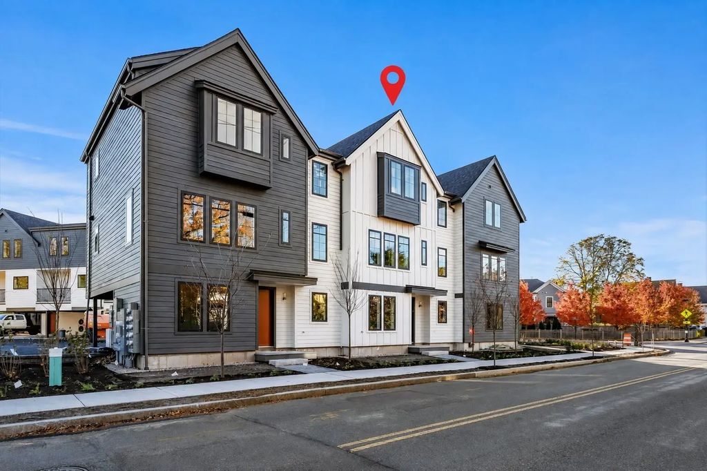 4 Elm Street #4, Newton