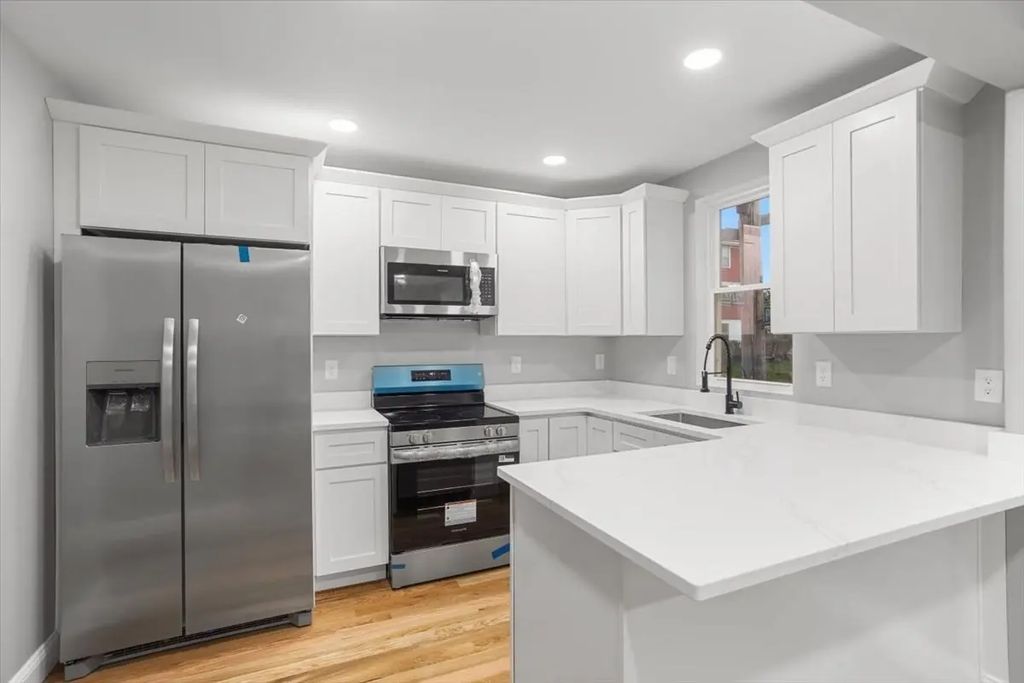 28 Potters Ave, Providence