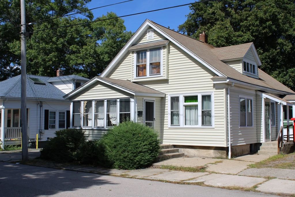 17 Clarence St, Attleboro