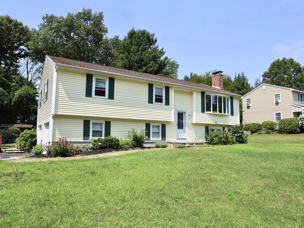 9 Concord Rd, Shrewsbury