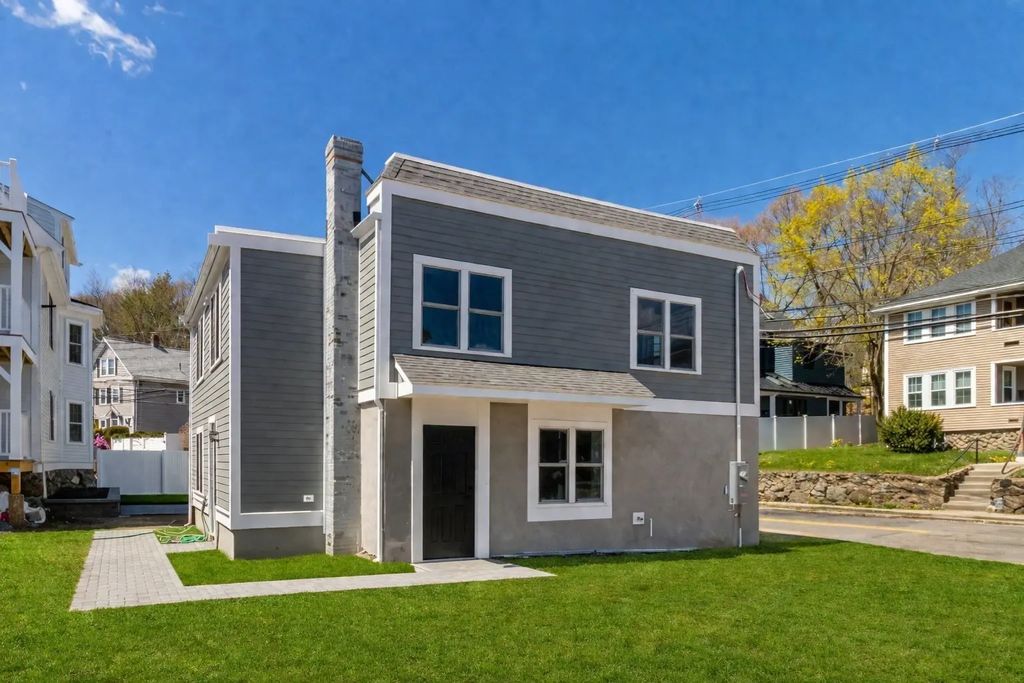30 Columbus Ave #4, Waltham