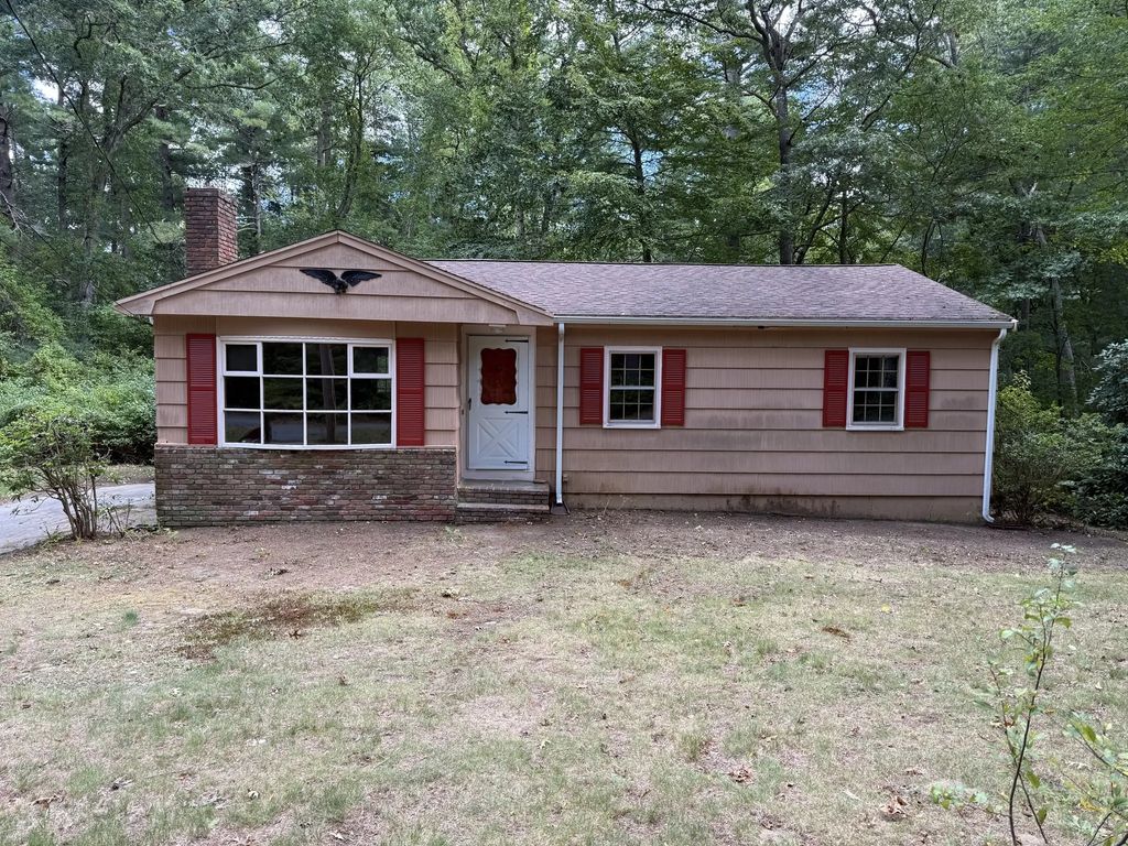 20 Farnum Rd, Pembroke