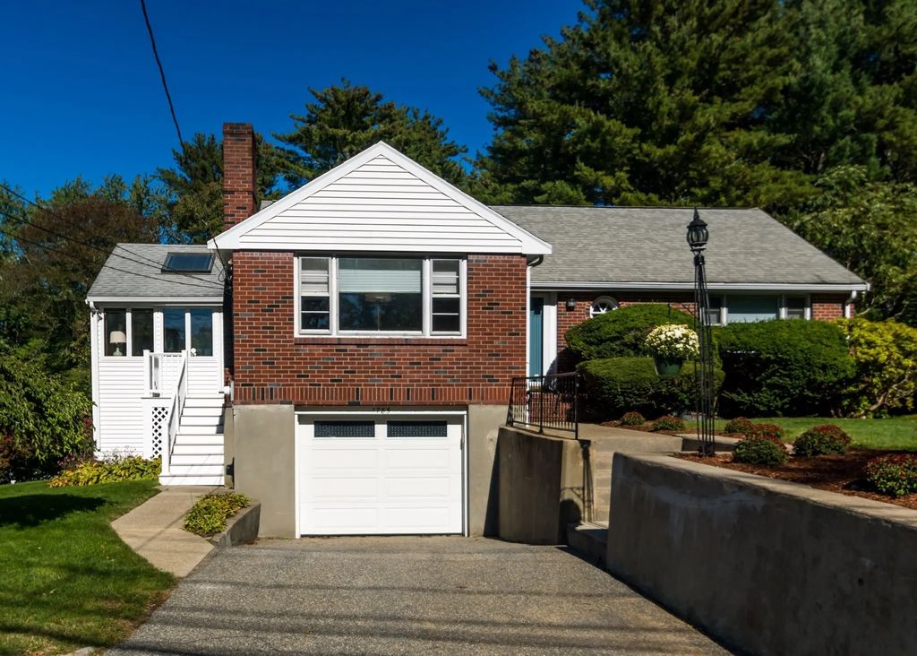 1785 Trapelo Road, Waltham