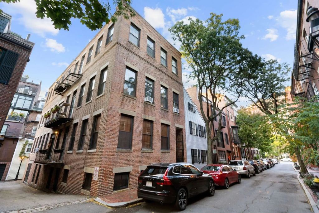 19 Fayette St #3, Boston