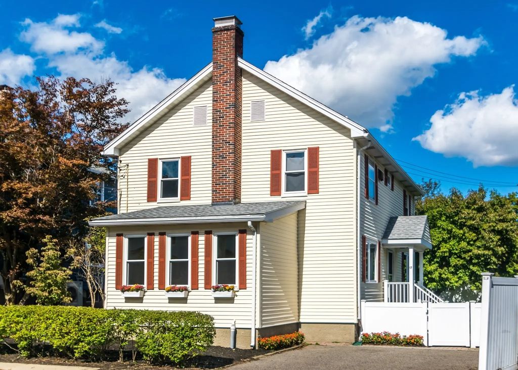 17 Hamblin Road, Waltham