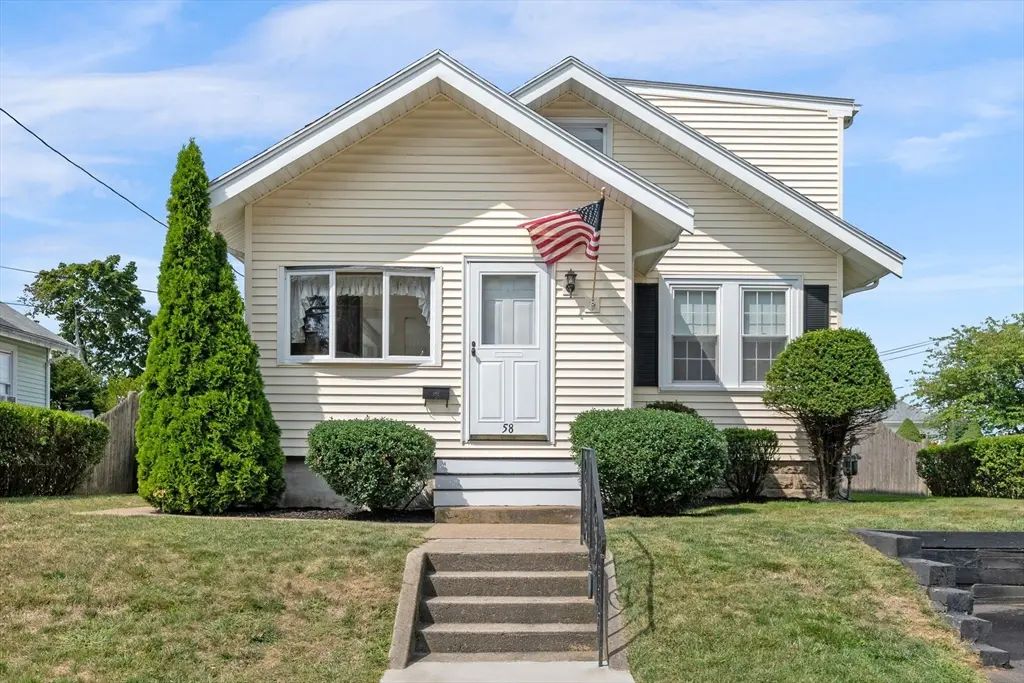 58 Sohier Rd, Beverly