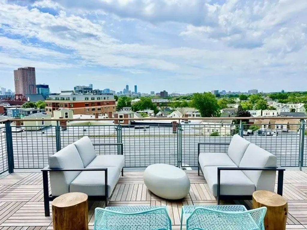 71 Bow St #302, Somerville